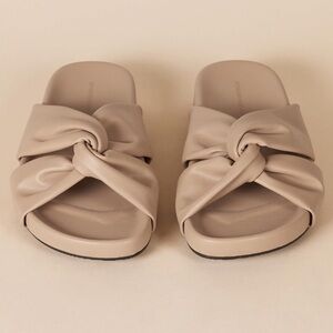 Amazon Essentials Women's Twist Slide Sandal